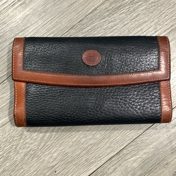 Dooney & Bourke Vintage Black Pebbled Leather w/Brown Leather Trim Coin Purse - Picture 1 of 14